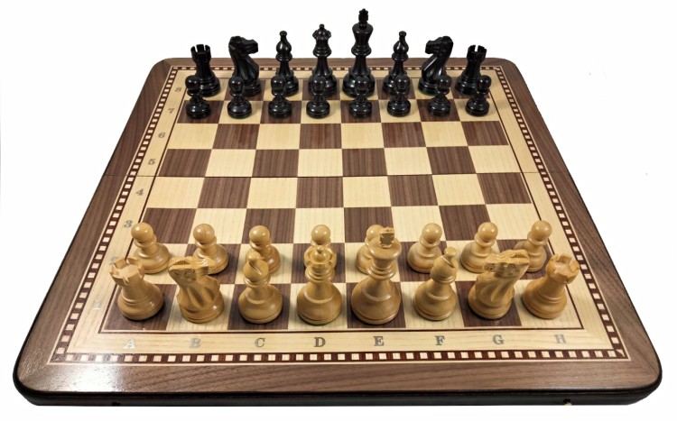 Шахматные фигуры "Classic Люкс" cо складной доской Премиум Элегант из массива ореха 50см 