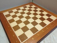 Цельная шахматная доска "Вишня" большая 50 см