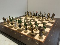 Шахматы подарочные "Наполеон и Кутузов" с цельной деревянной доской